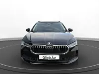 Gebraucht Skoda Superb Essence 150 PS (110 kW) 2025 Ebony schwarz metallic Kombi