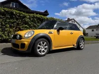 Używany Mini John Cooper Works 120 KM (88 kW) 2005 Żółty Hatchback