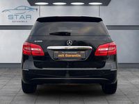 Gebraucht Mercedes B180 122 PS (89 kW) 2014 Schwarz Van / Kleinbus