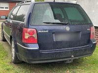 Gebraucht VW Passat 131 PS (96 kW) 2003 Blau Limousine