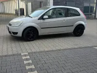 Gebraucht Ford Fiesta 60 PS (44 kW) 2005 Silber Kleinwagen