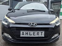 Gebraucht Hyundai i20 Style 101 PS (74 kW) 2016 Schwarz Kleinwagen