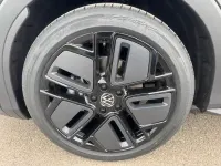 Neu VW T-Roc R-line 150 PS (110 kW) 2026 Midnightschwarz metallic SUV