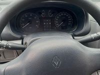 Gebraucht Renault Clio II 58 PS (42 kW) 2000 Grau Limousine