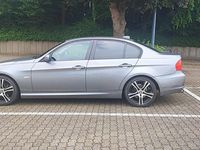 Gebraucht BMW 318 143 PS (105 kW) 2009 Grau Limousine