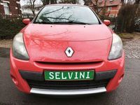 Gebraucht Renault Clio III Dynamique 101 PS (74 kW) 2011 Rot Limousine