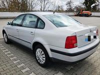 Gebraucht VW Passat 125 PS (91 kW) 1999 Violet Limousine