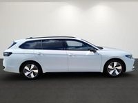 Gebraucht VW Passat R-line 150 PS (110 kW) 2024 (pure white) Kombi