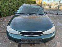 Gebraucht Ford Mondeo 131 PS (96 kW) 1999 Grün Kombi