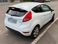 Gebraucht Ford Fiesta Champions Edition 95 PS (69 kW) 2012 Weiß Kleinwagen