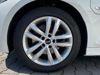 Gebraucht BMW 330e Efficient Dynamics 292 PS (214 kW) 2022 Alpinweiß uni Kombi