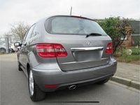 Gebraucht Mercedes B200 140 PS (102 kW) 2010 Grau Van / Kleinbus