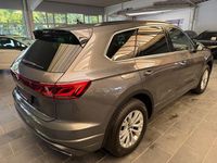 Gebraucht VW Touareg Elegance 231 PS (169 kW) 2025 Grau SUV