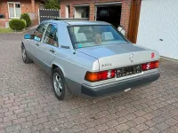 Używany Mercedes 190 118 KM (86 kW) 1990 Srebrny Sedan/Limuzyna