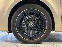 Gebraucht Mercedes V250 Style 190 PS (139 kW) 2024 Kalaharigold Van / Kleinbus