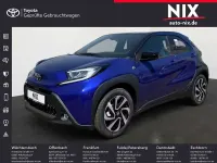 Neu Toyota Aygo X Comfort 72 PS (52 kW) 2025 Juniper blue/black mica SUV