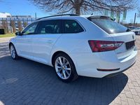 Gebraucht Skoda Superb Ambition 190 PS (139 kW) 2017 Weiß Kombi