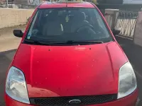 Usata Ford Fiesta 69 CV (50 kW) 2002 Rosso Utilitaria