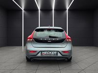 Gebraucht Volvo V40 Momentum 150 PS (110 kW) 2016 Osmium grey / metallic Kombi