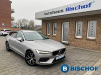 Gebraucht Volvo V60 Core 197 PS (144 kW) 2023 Silber Kombi