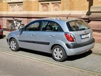 Usata Kia Rio 111 CV (81 kW) 2007 Argento Berlina