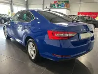 Gebraucht Skoda Superb 150 PS (110 kW) 2021 Modra energy/energy blue Limousine
