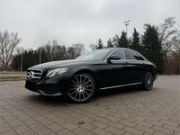 Gebraucht Mercedes E220 194 PS (142 kW) 2016 Schwarz Limousine