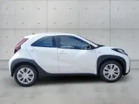Neu Toyota Aygo X Business Edition 72 PS (52 kW) 2025 Weiss SUV