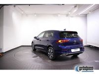 Gebraucht VW Golf VIII Move 110 PS (80 kW) 2024 Blau / atlantik blue Limousine