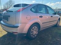 Gebraucht Ford Focus Trend 80 PS (58 kW) 2005 Silber Limousine