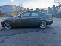 Gebraucht BMW 318 129 PS (94 kW) 2007 Grau Limousine