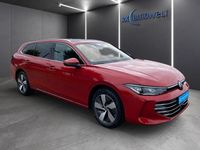 Gebraucht VW Passat Elegance 150 PS (110 kW) 2024 Rot Kombi