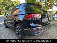 Gebraucht VW Tiguan Life 150 PS (110 kW) 2023 Schwarz SUV
