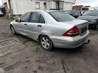 Usado Mercedes C200 Classic 163 HP (119 kW) 2000 Prateado Sedan