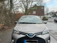 Gebraucht Toyota Yaris Hybrid 101 PS (74 kW) 2014 Andere farben Kleinwagen