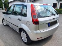 Gebraucht Ford Fiesta 80 PS (58 kW) 2002 Silber Limousine