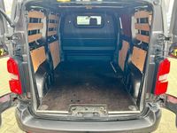 Gebraucht Peugeot Expert 177 PS (130 kW) 2018 Platingrau Van