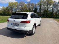 Gebraucht VW Touareg 231 PS (169 kW) 2019 Weiß SUV