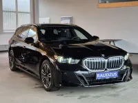 Gebraucht BMW 520 M Sport 197 PS (144 kW) 2025 Black sapphire metallic Kombi
