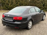 Second-hand VW Jetta 170 CP (125 kW) 2012 Negru Berlinǎ
