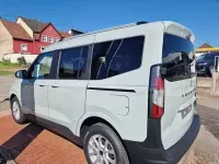 Neu Ford Tourneo Courier Titanium 125 PS (91 kW) 2025 Grau Van / Kleinbus
