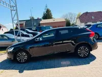Gebraucht Volvo V40 Momentum 190 PS (139 kW) 2017 Schwarz Limousine