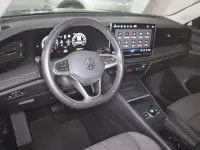 Gebraucht VW Tiguan Edition 193 PS (141 kW) 2024 Delfingrau metallic (metallic) SUV