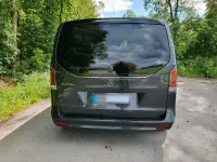 Gebraucht Mercedes V220 Style 163 PS (119 kW) 2024 Grau Van / Kleinbus
