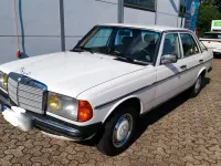Gebraucht Mercedes E230 136 PS (100 kW) 1984 Weiß Limousine