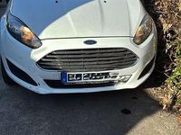Gebraucht Ford Fiesta Trend 60 PS (44 kW) 2014 Weiß Kleinwagen