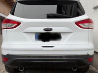 Gebraucht Ford Kuga Titanium 180 PS (132 kW) 2015 Weiß SUV