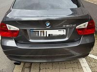 Gebraucht BMW 320 177 PS (130 kW) 2008 Grau Limousine