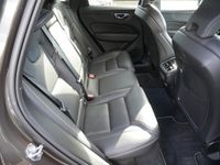 gebraucht Volvo XC60 B5 AWD R-Design NAVI LED SITZBELÜFTUNG