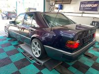 Gebraucht Mercedes E500 326 PS (239 kW) 1992 Violet Limousine